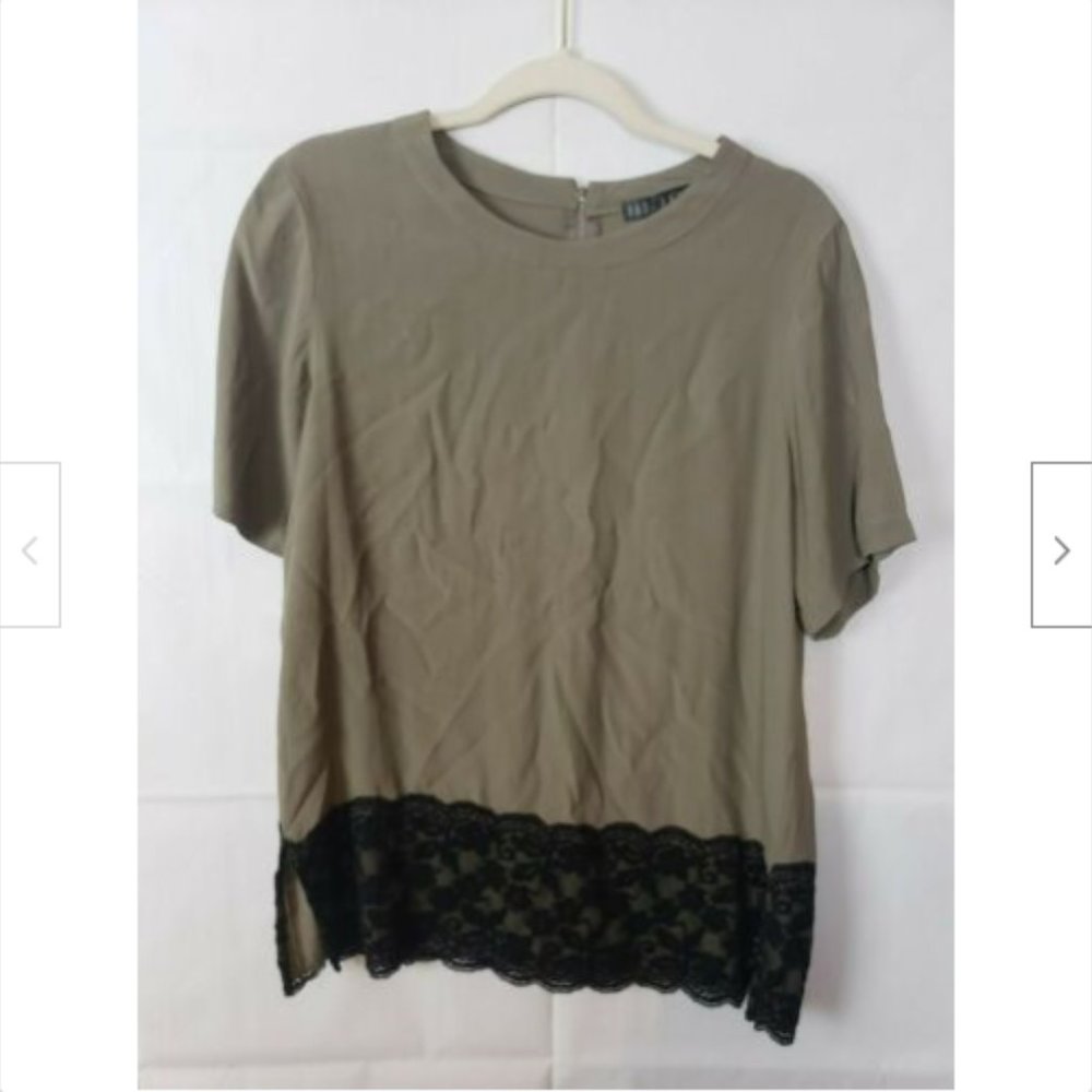 Potter's Pot Exposed Zipper Lace Trim Tunic Top